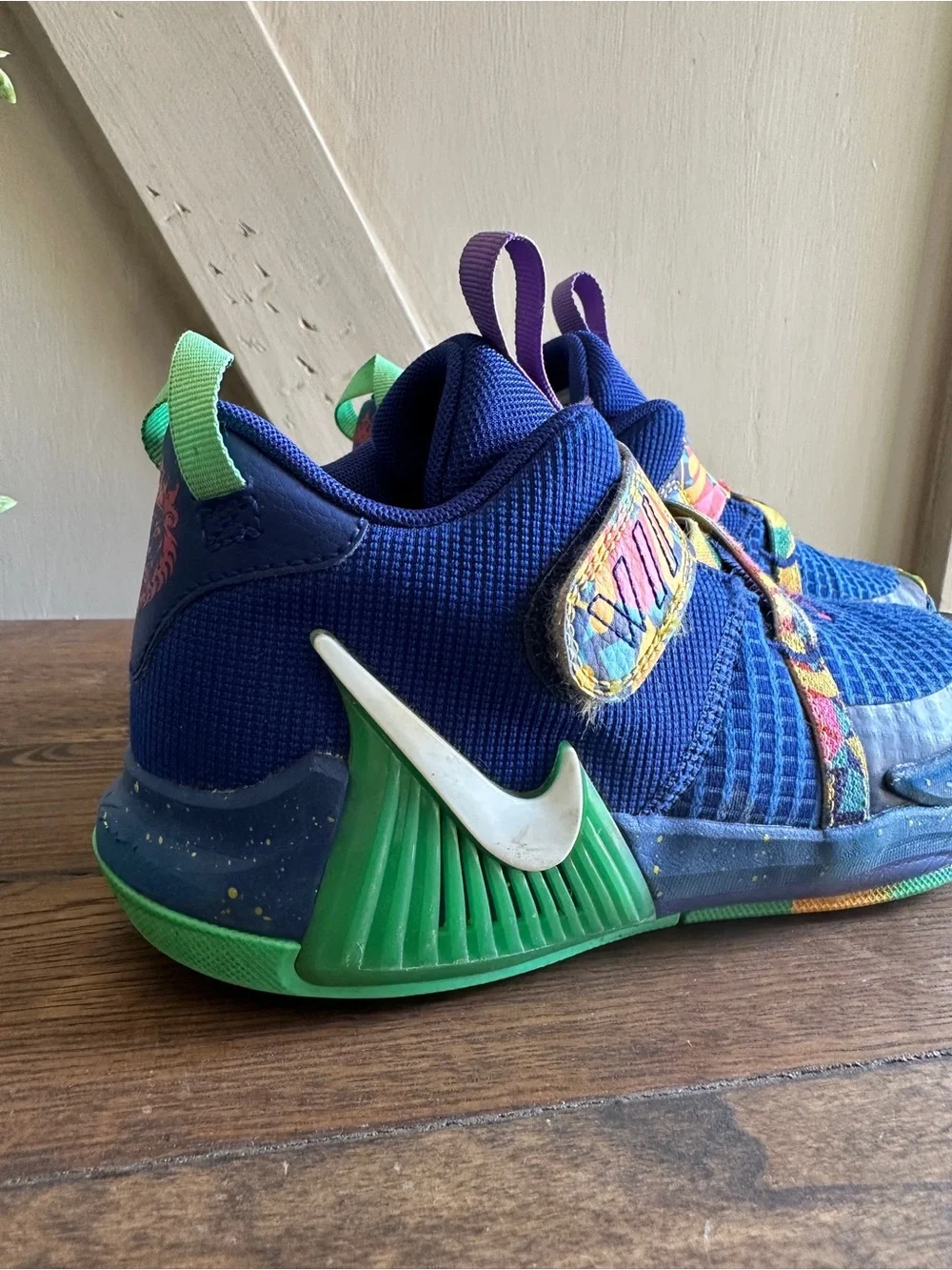 Nike LeBron Witness 7 Kaleidoscope Basketball Shoes Blue Multicolor Youth 2.5Y